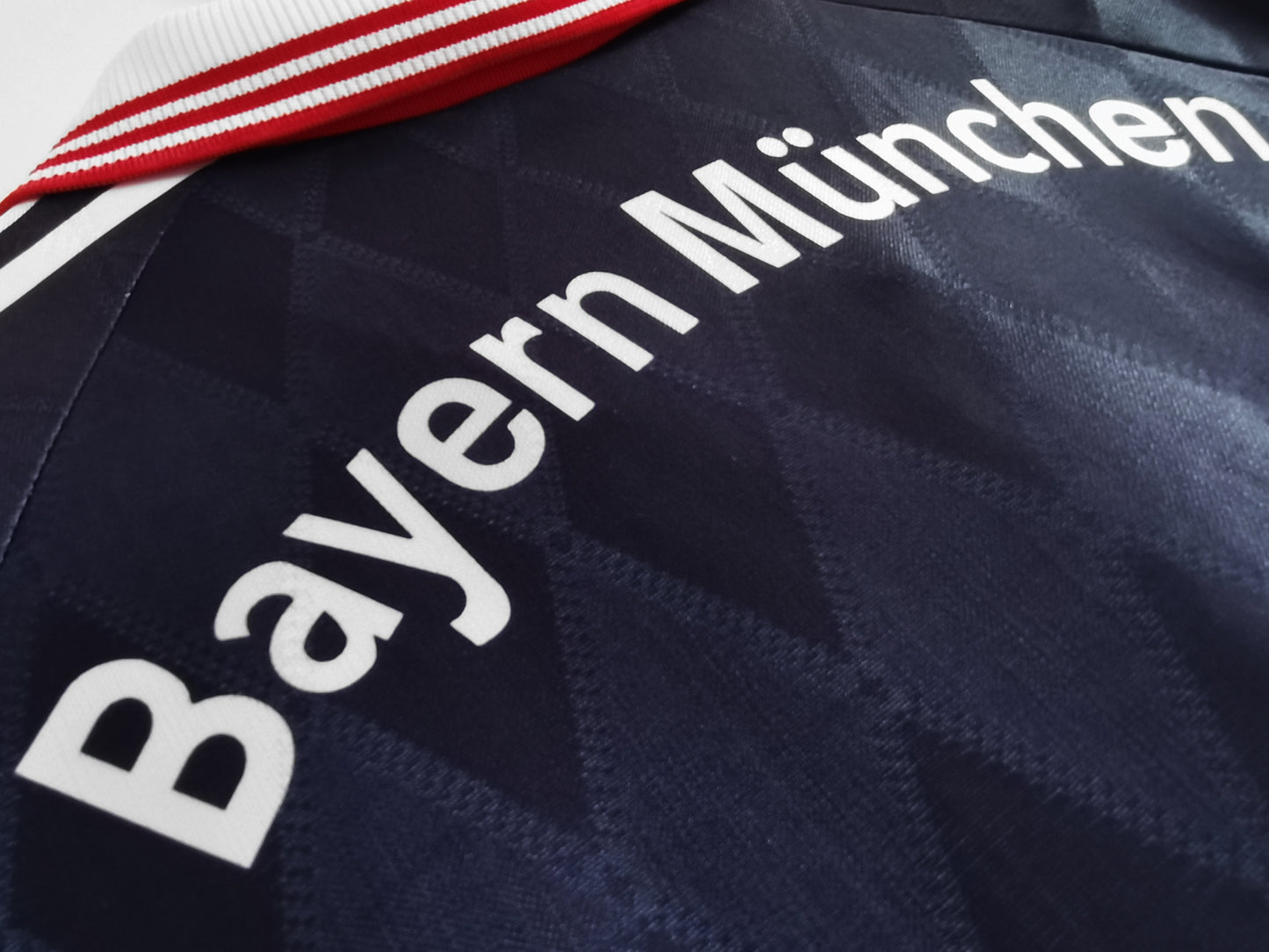 Retro Football Jersey of Bayern Munich 1997
