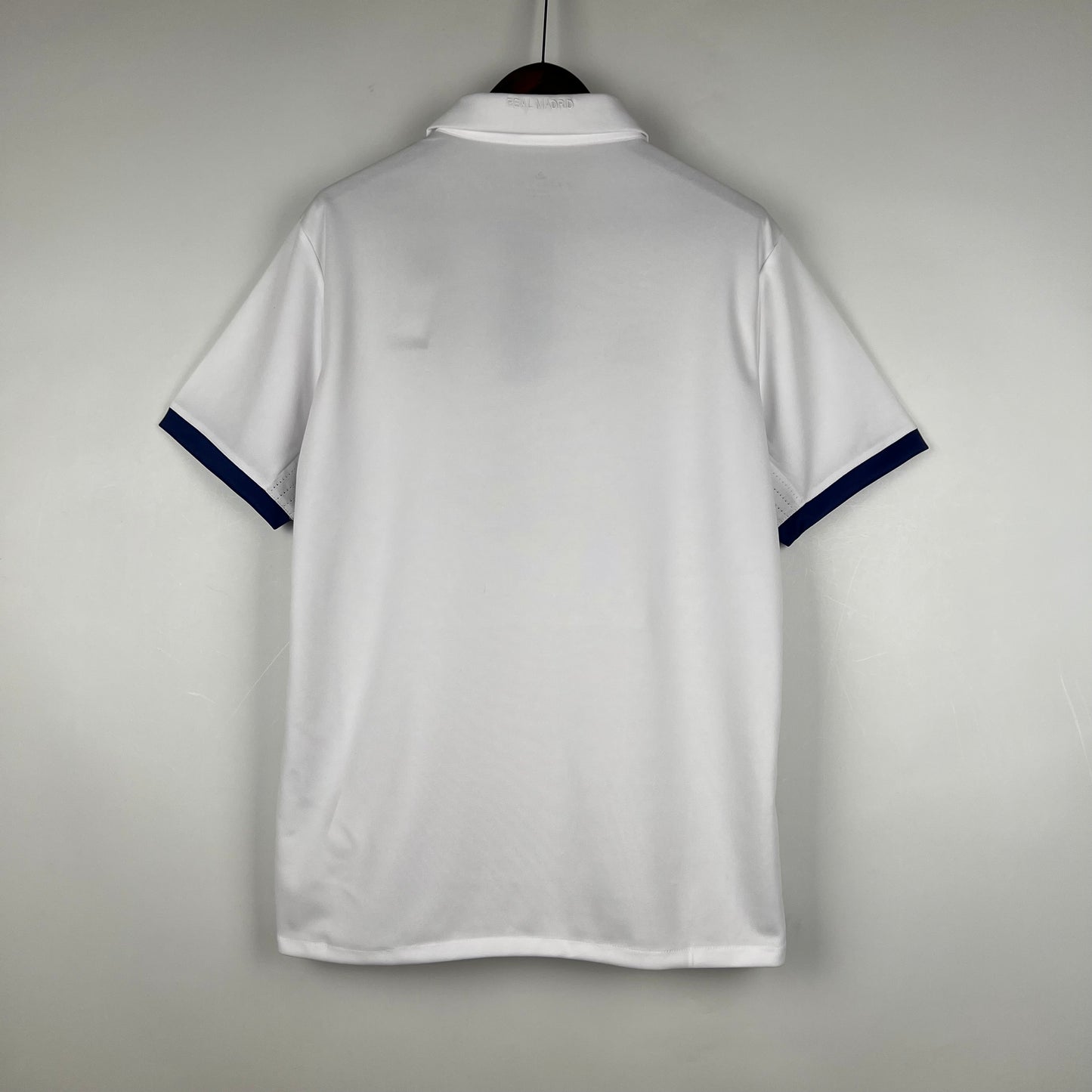 Retro Football Jersey Real Madrid 2016 - 2017
