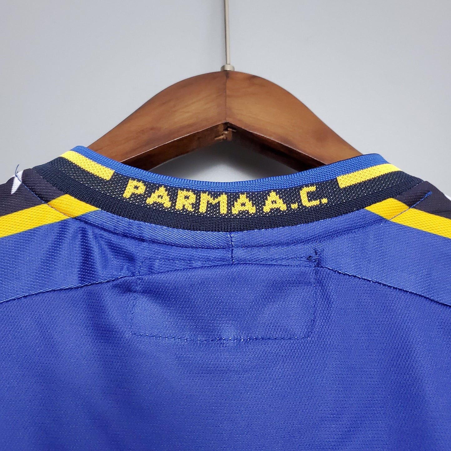 Parma 2001 - 2002 Retro Football Jersey