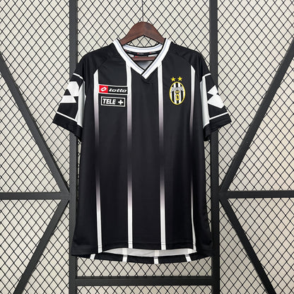 Retro Juventus Football Jersey 2000 - 2001