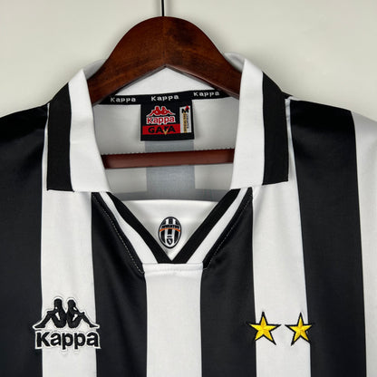 Retro Juventus Football Jersey 1996 - 1997