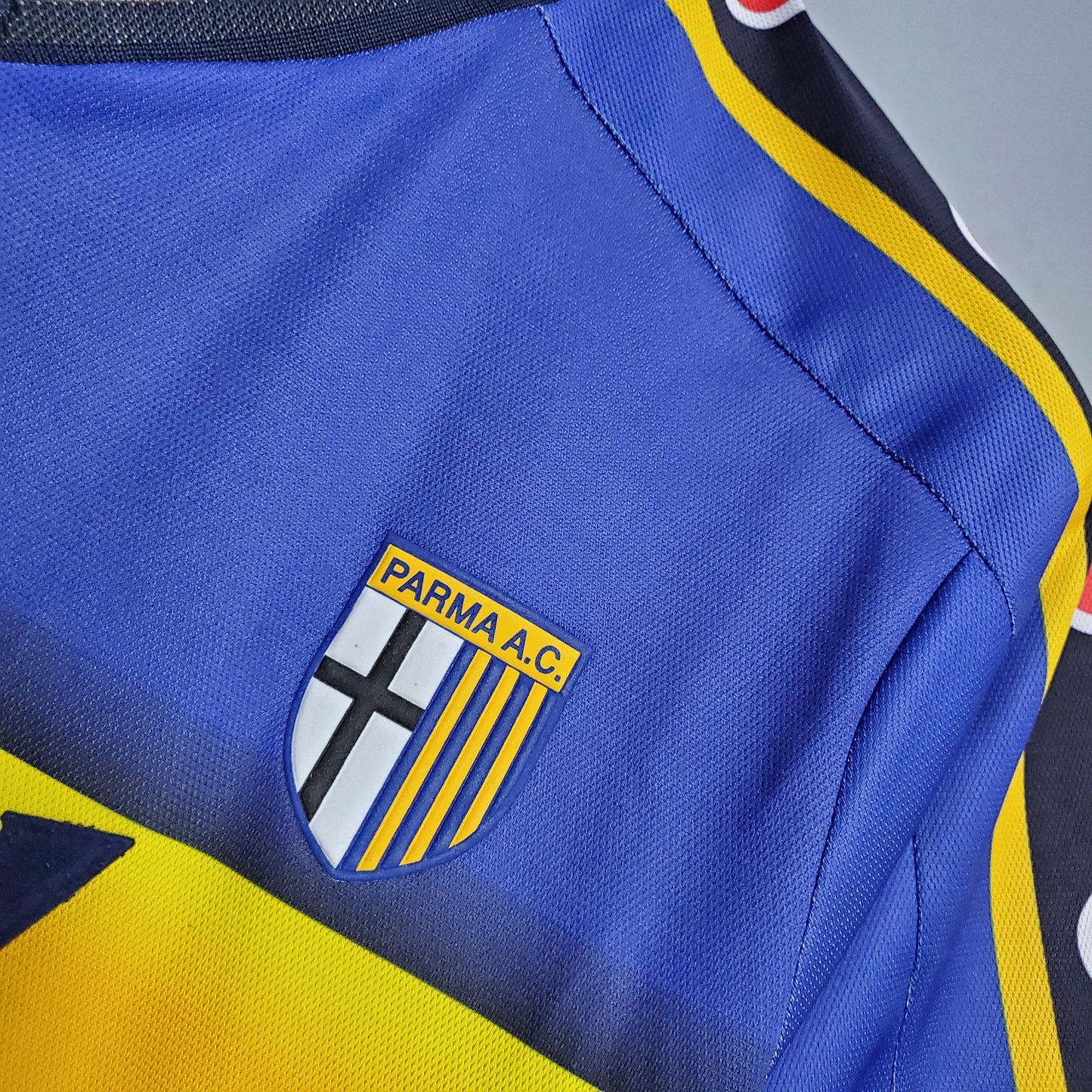 Parma 2001 - 2002 Retro Football Jersey