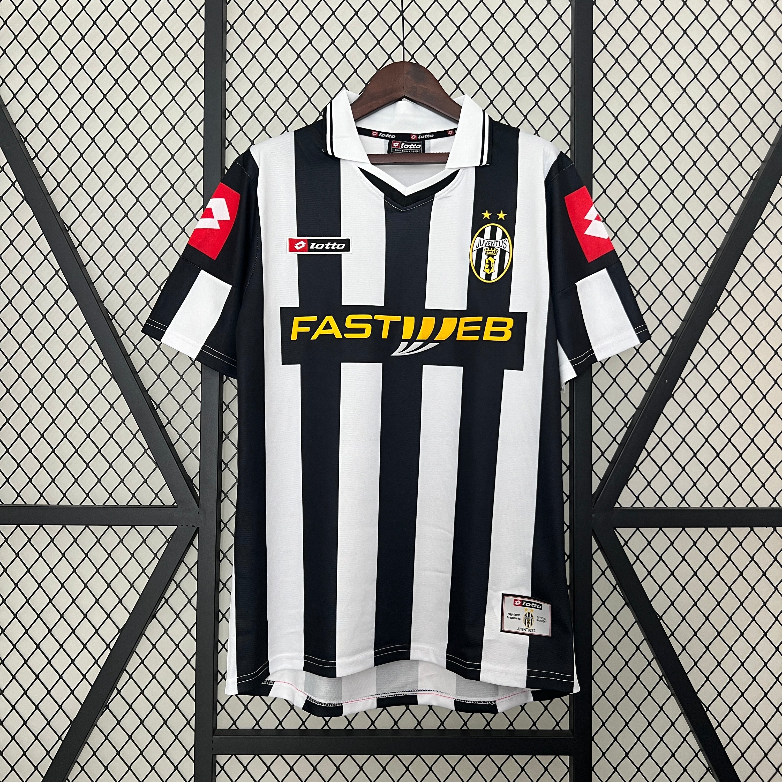 Retro Juventus Football Jersey 2001 2002