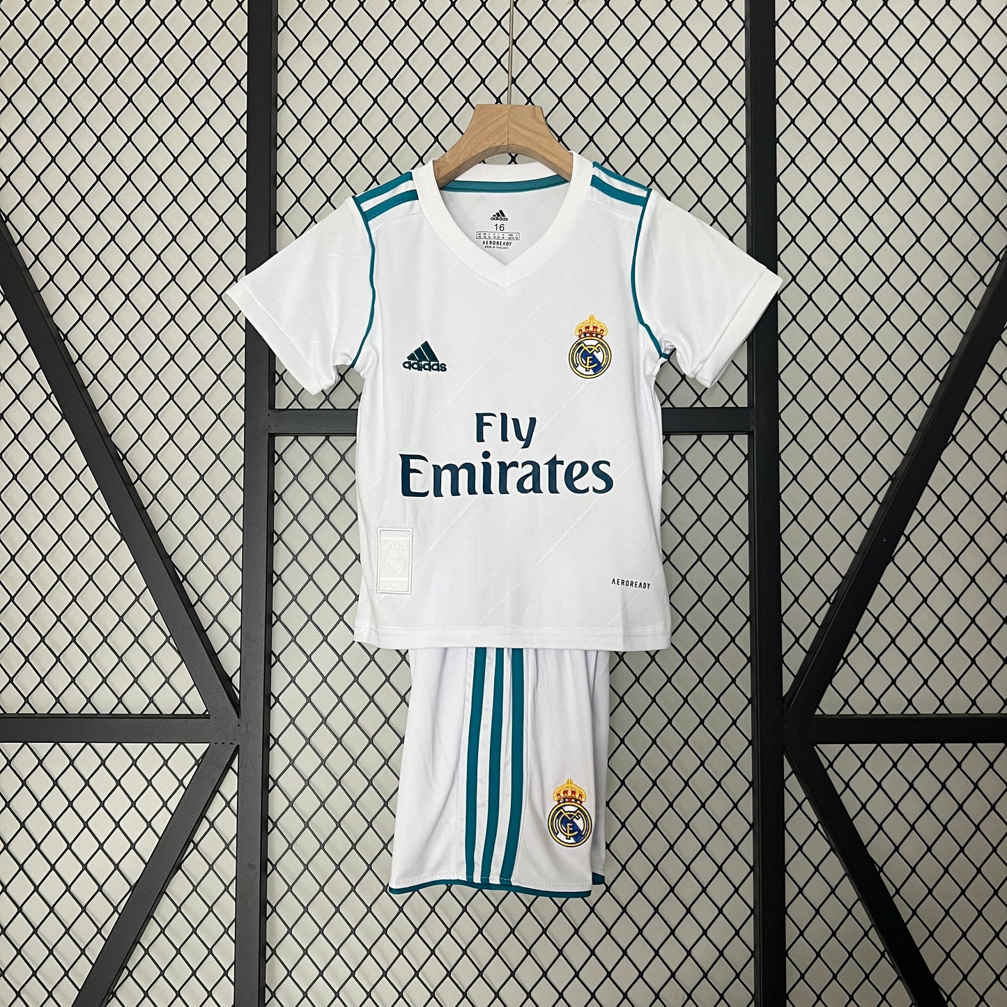 Real Madrid 2017-2018 Kids Retro Football Kit