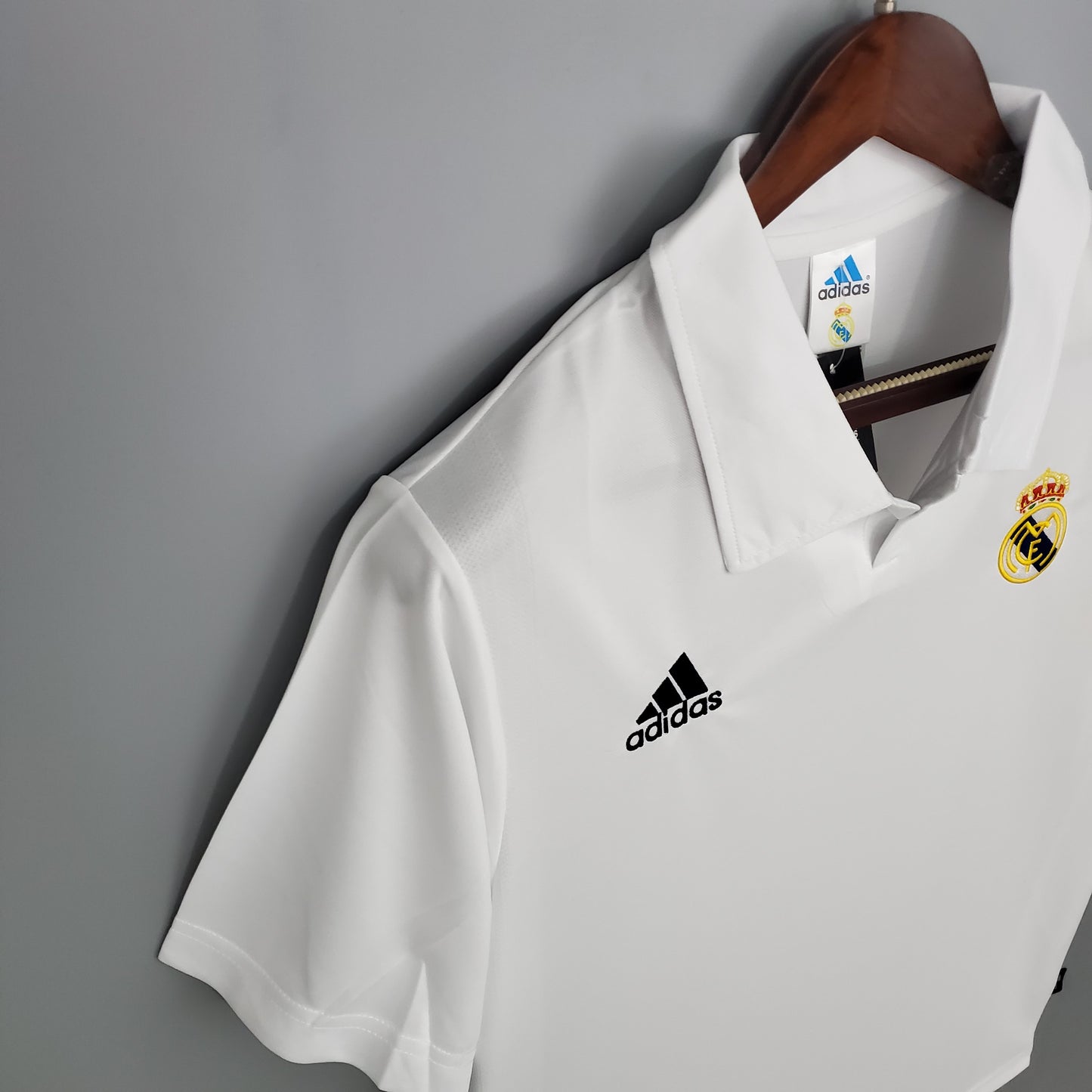 Real Madrid 2002 - 2003 Retro Football Jersey (Home)