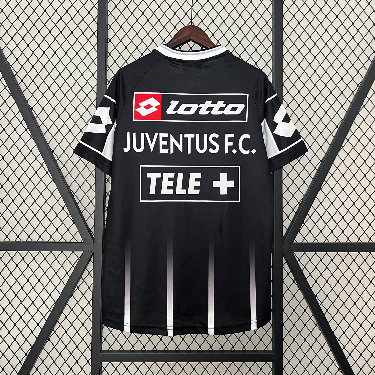 Retro Juventus Football Jersey 2000 - 2001