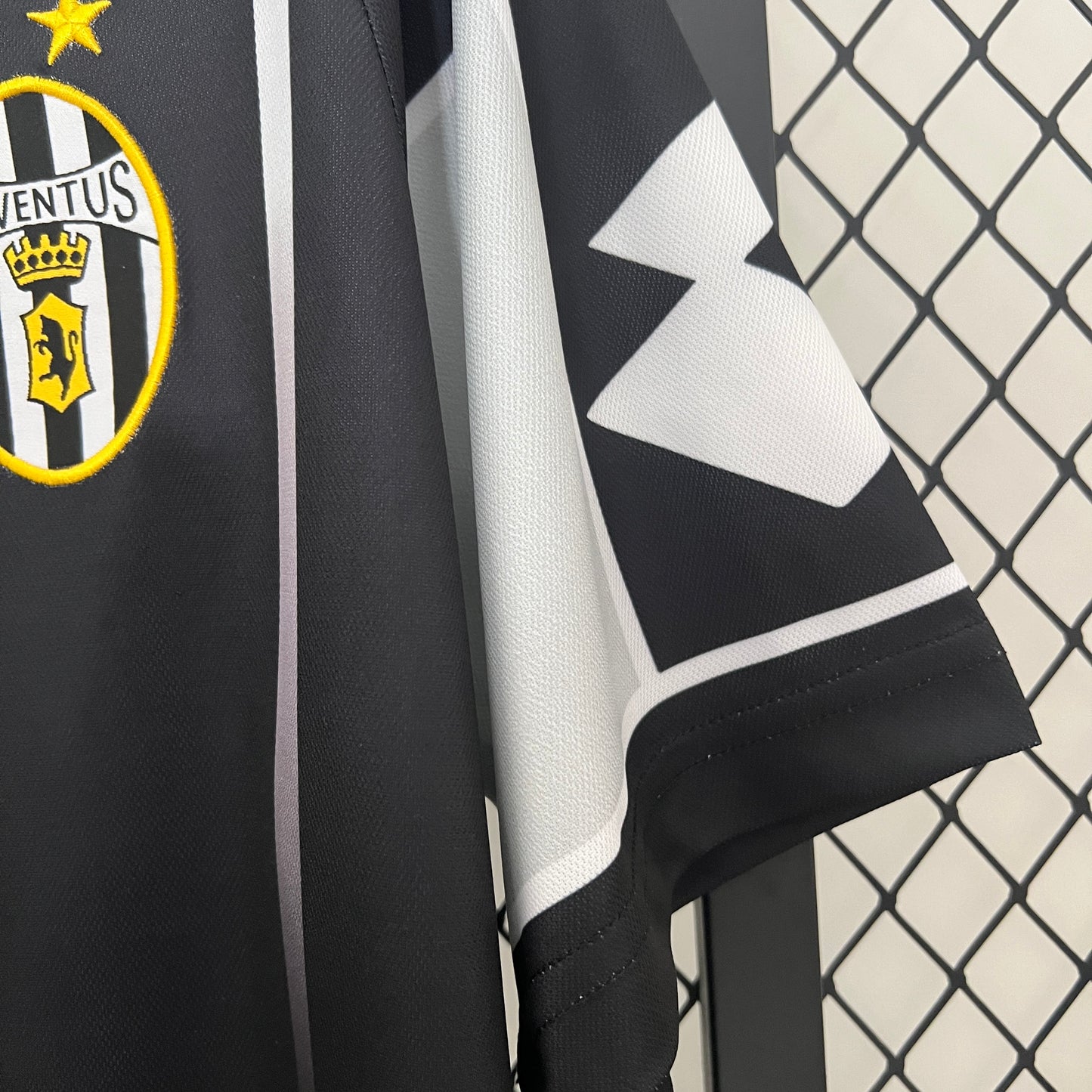 Retro Juventus Football Jersey 2000 - 2001