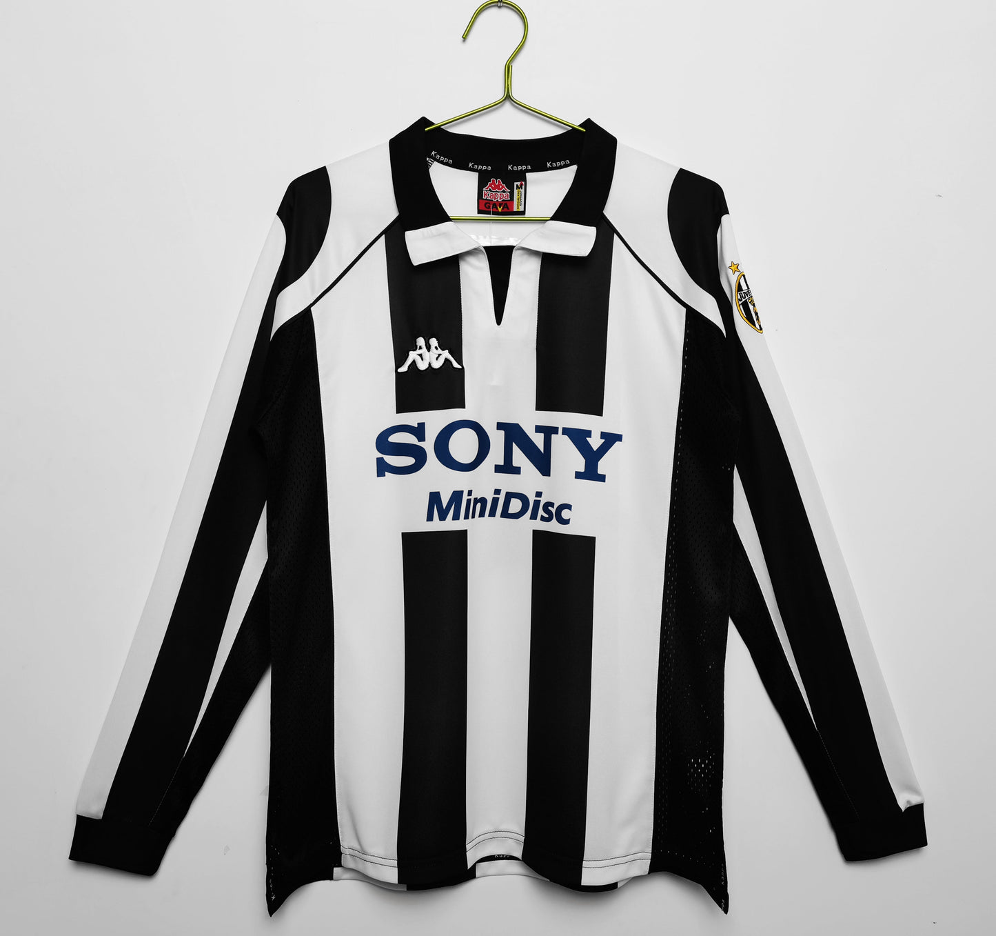 Retro Football Jersey of Juventus 1997