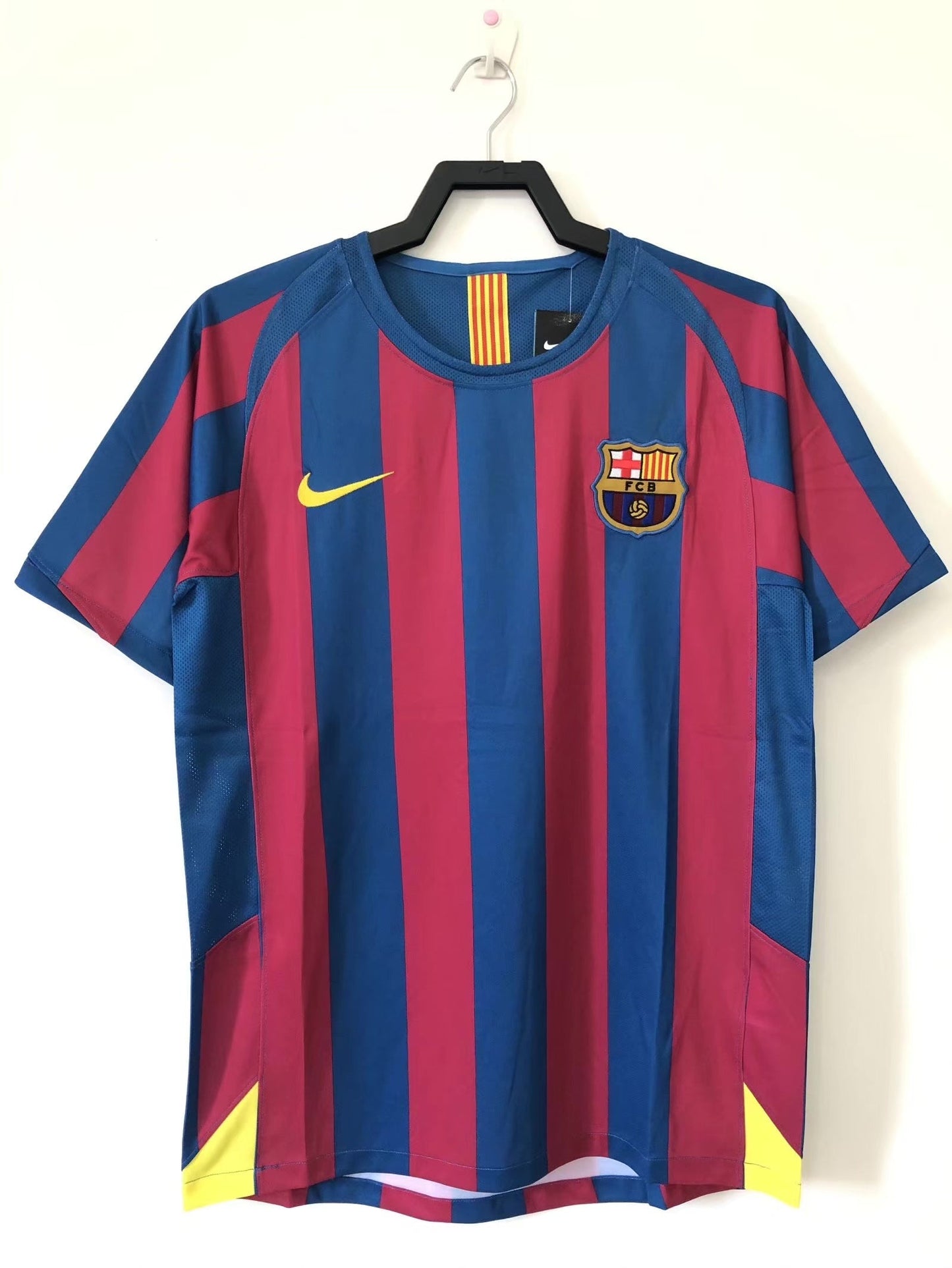 Retro Football Jersey Barcelona Home 2005