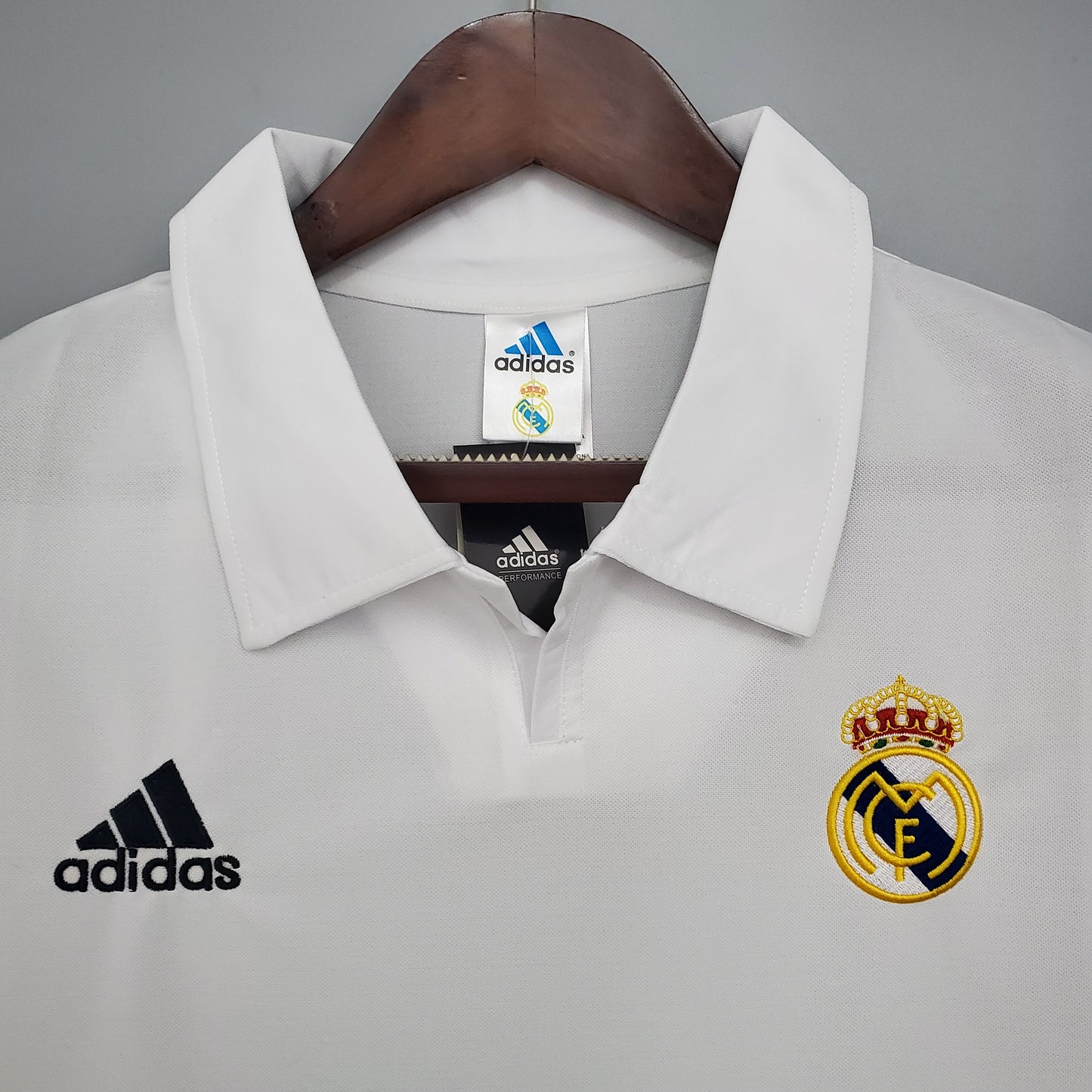 Real Madrid 2002 - 2003 Retro Football Jersey (Home)