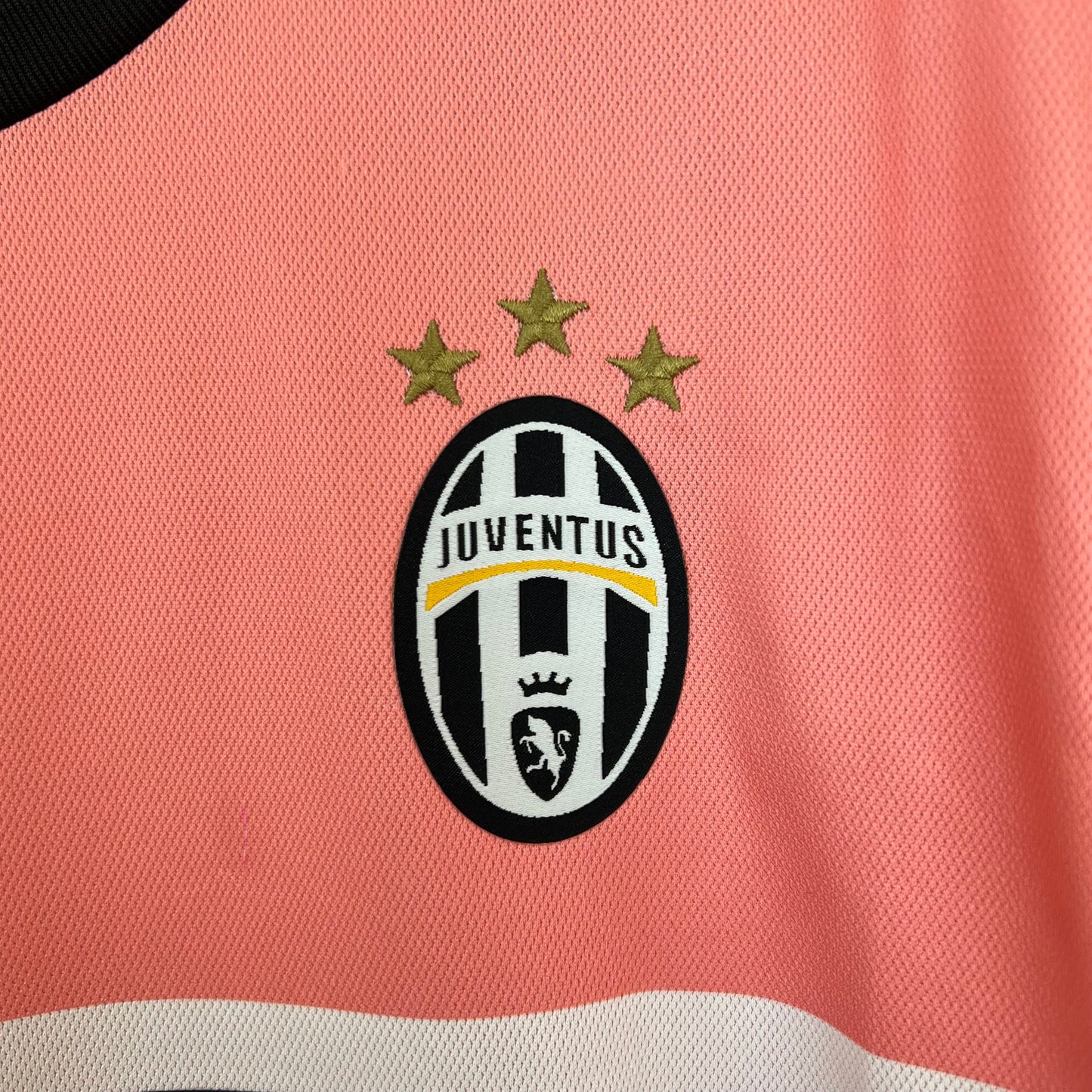 Retro Juventus Football Jersey 2015 Rose