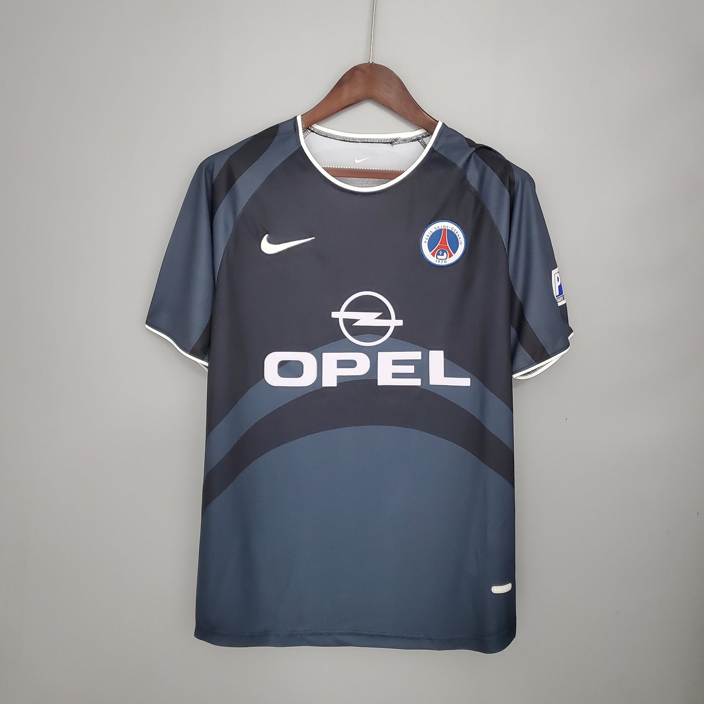 Paris Saint Germain 2001 - 2002 Black Retro Football Jersey