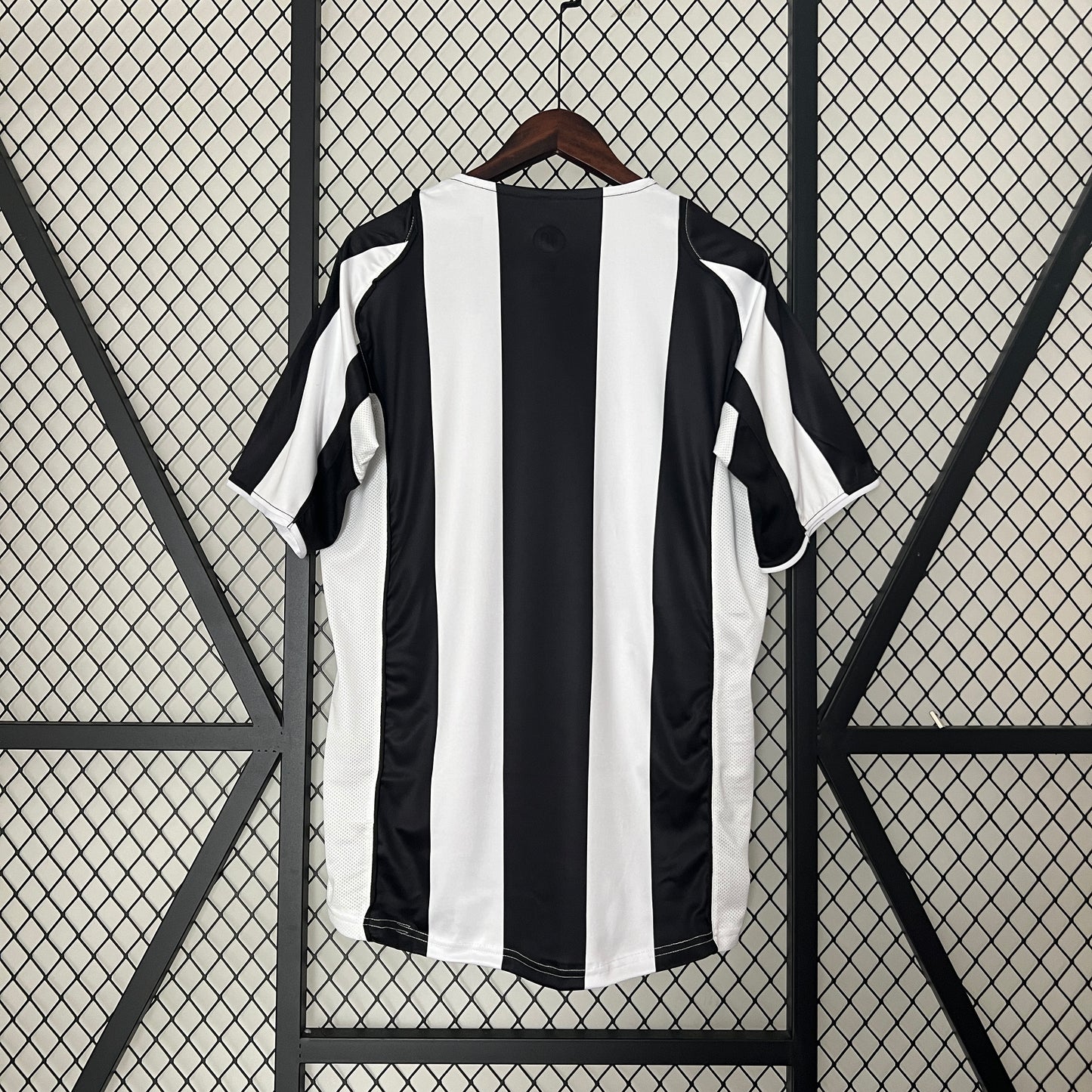 Retro Juventus Football Jersey 2004