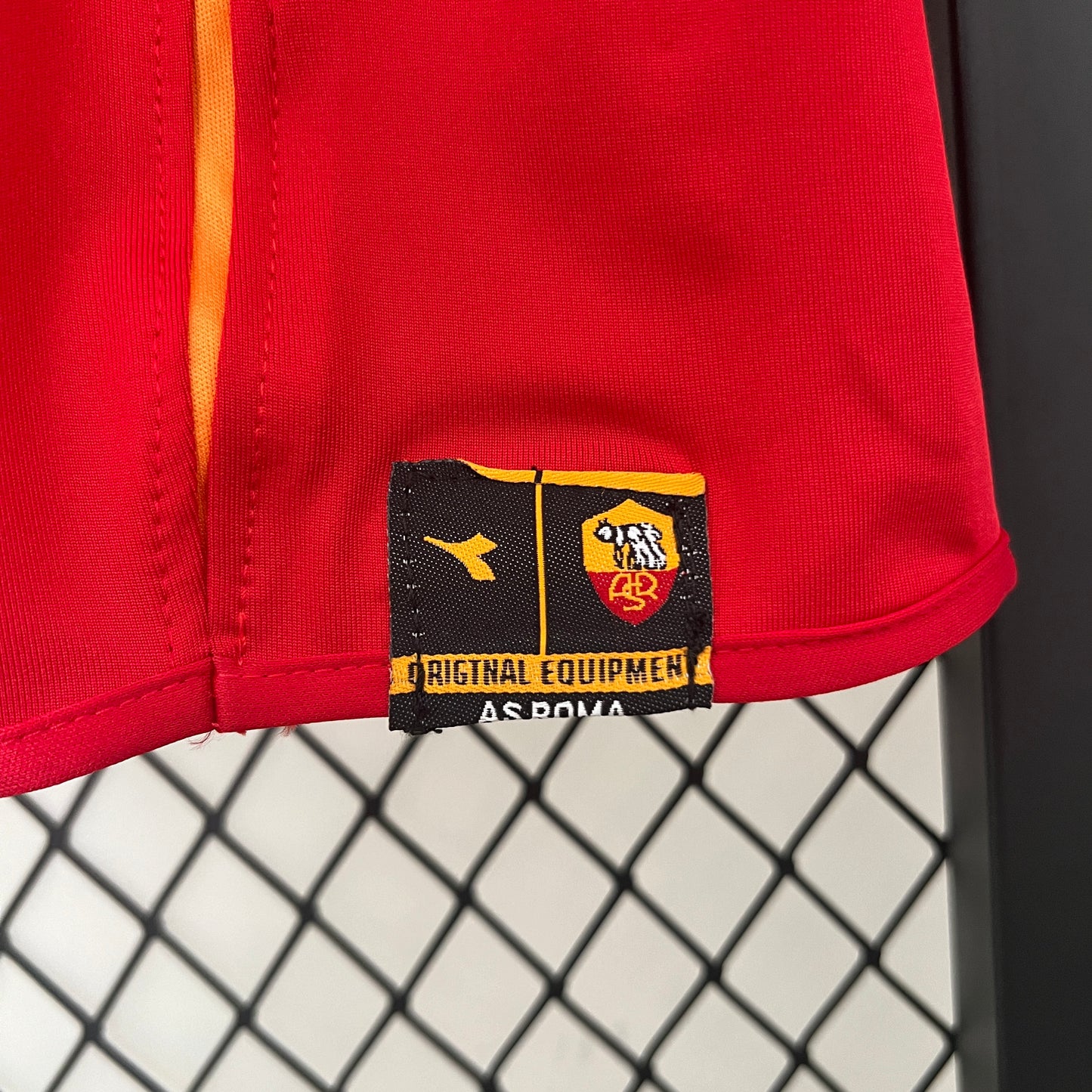 AS Roma 2004 - 2005 Retro Football Jersey