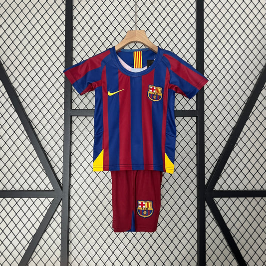 Kids Retro Football Kit Barcelona 2005-2006